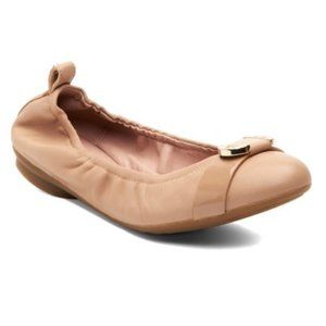 Taryn Rose Women's Nude Color Abriana Leather Flat, size 7